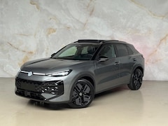 Volkswagen T-Roc - 1.5 eTsi R-Line / Nieuw / Pano / Blackpack /