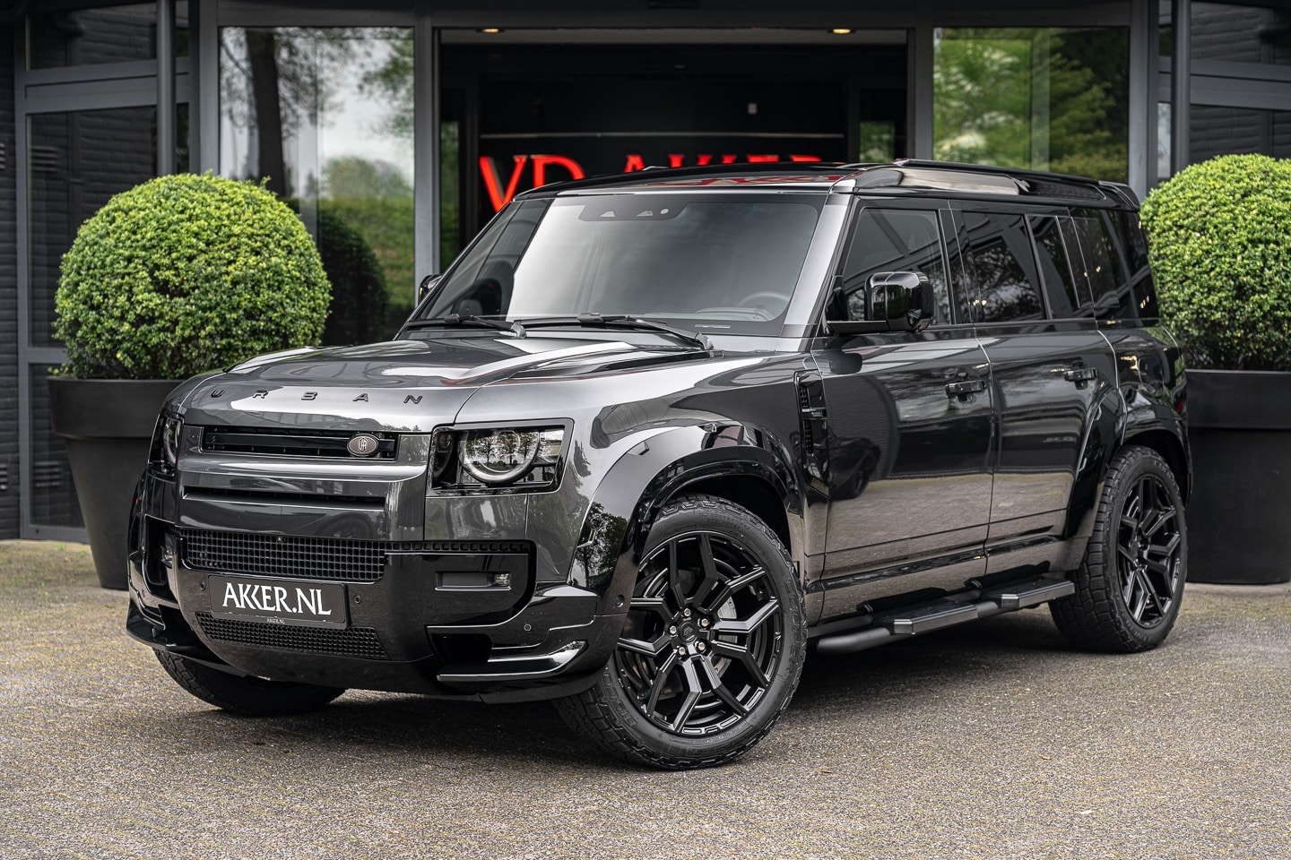 Land Rover Defender 110 - LANDROVER P300e X-Dynamic HSE URBAN | Quicksilver Uitlaat | Stoelkoeling | Head-up - AutoWereld.nl