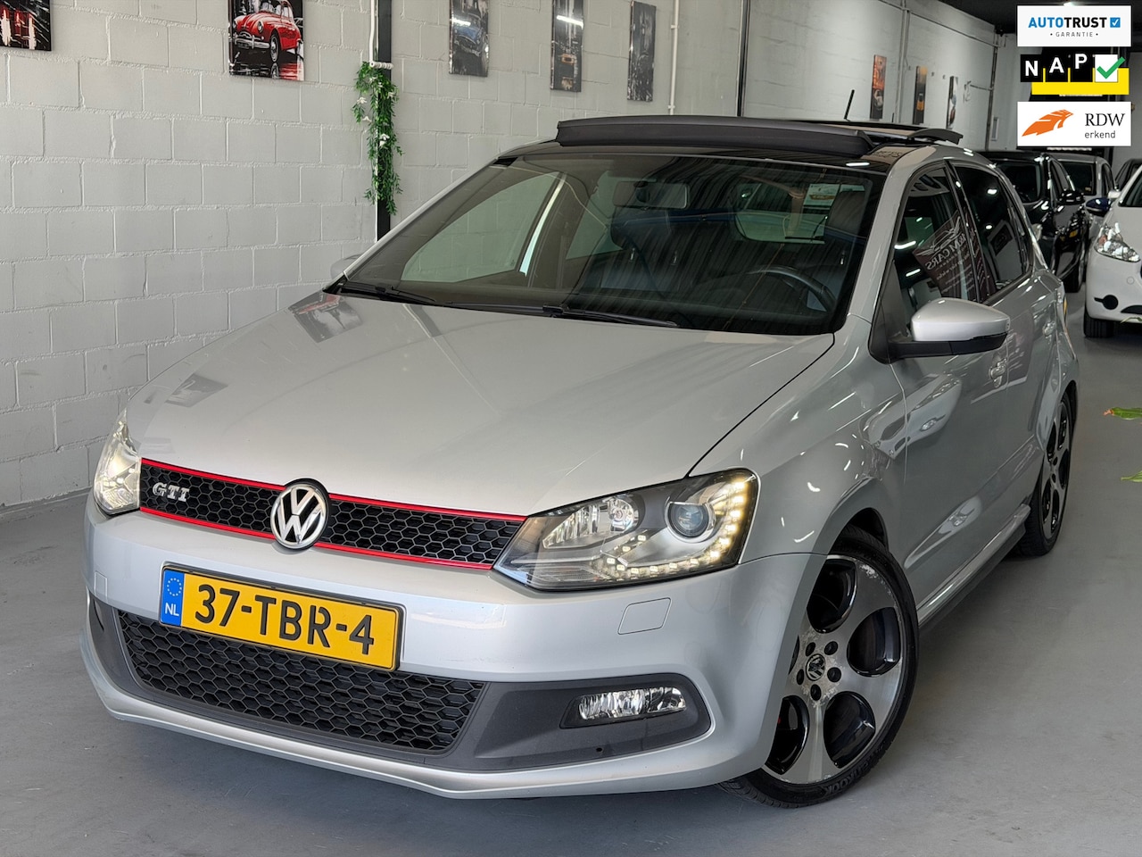 Volkswagen Polo - 1.4 TSI GTI/ AUTOMAAT/ nap/ 2e EIG/ dealeronderhouden/ 1jaar apk/ volle opties. - AutoWereld.nl