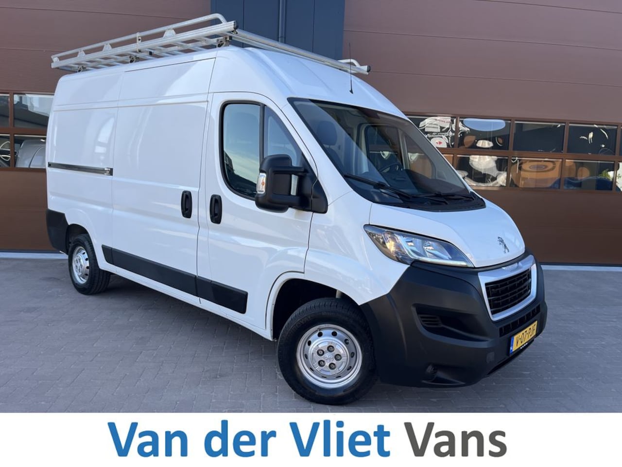 Peugeot Boxer - 2.0 BlueHDI L2H2 Pro 3p Lease €276 p/m, Imperiaal, Inrichting, Airco, Camera, PDC, Cruise - AutoWereld.nl