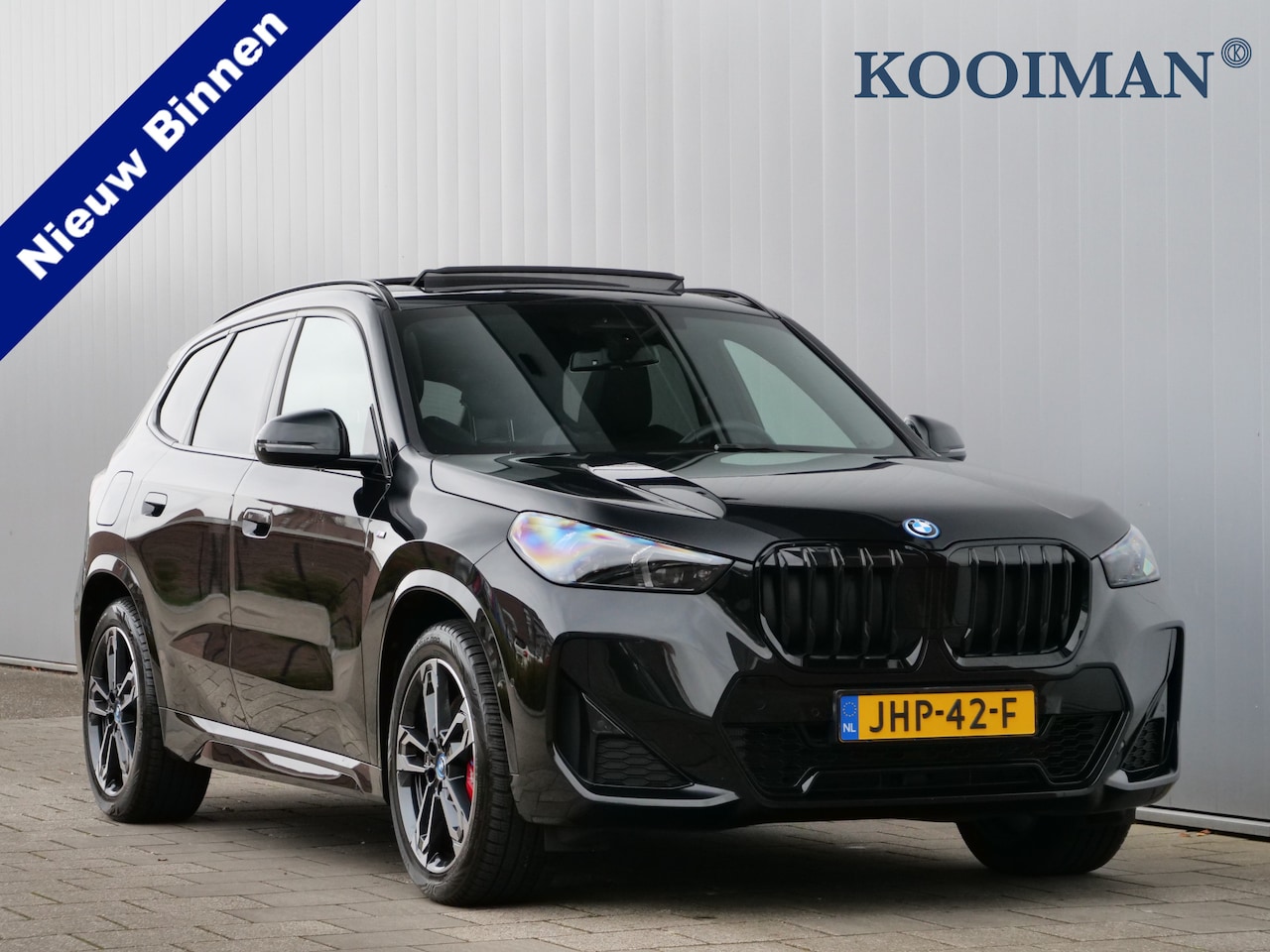 BMW X1 - xDrive25e M Sport pakket Pro 245 Pk Automaat Schuifdak / Winterpakket / Harman Kardon - AutoWereld.nl