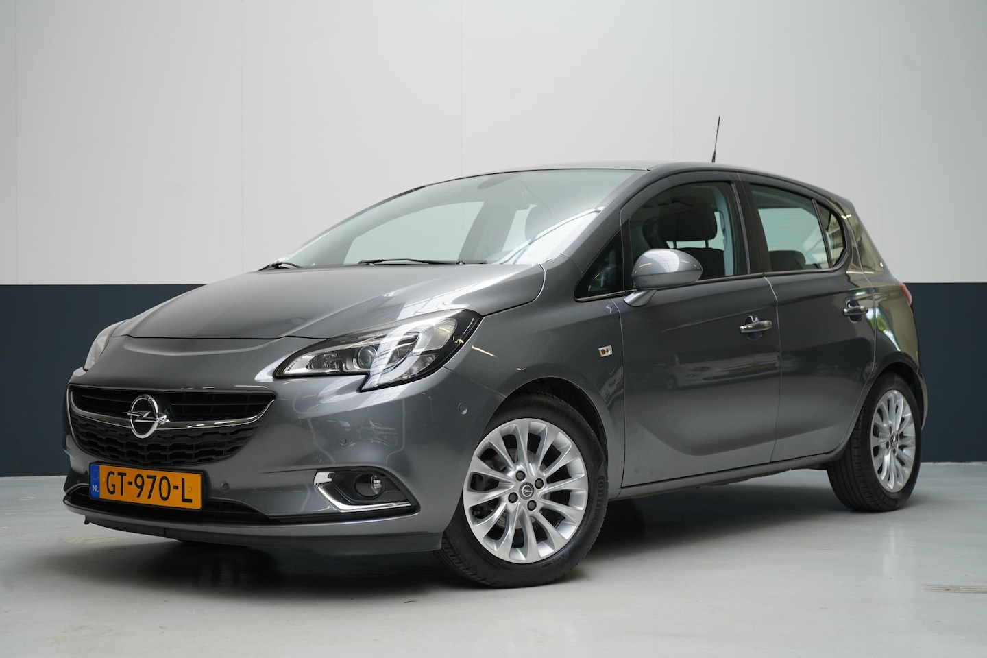 Opel Corsa - 1.4 Cosmo 5-drs Automaat | Blind-Spot | Stoelverwarming | Stuurverwarming | Climate contro - AutoWereld.nl