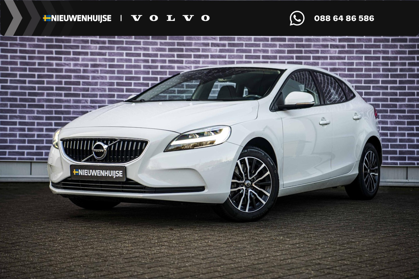 Volvo V40 - 1.5 T2 Polar+ | Automaat | Stoelverwarming | Navigatie | LED koplampen | Parkeersensoren A - AutoWereld.nl
