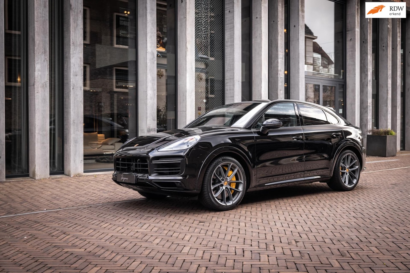 Porsche Cayenne Coupé - 4.0 Turbo (550pk) PCCB | Burmester | Porsche Approved | - AutoWereld.nl