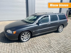 Volvo V70 - 2.4 MOMENTUM AUTOMAAT/AIRCO/CRUISE/TREKHAAK