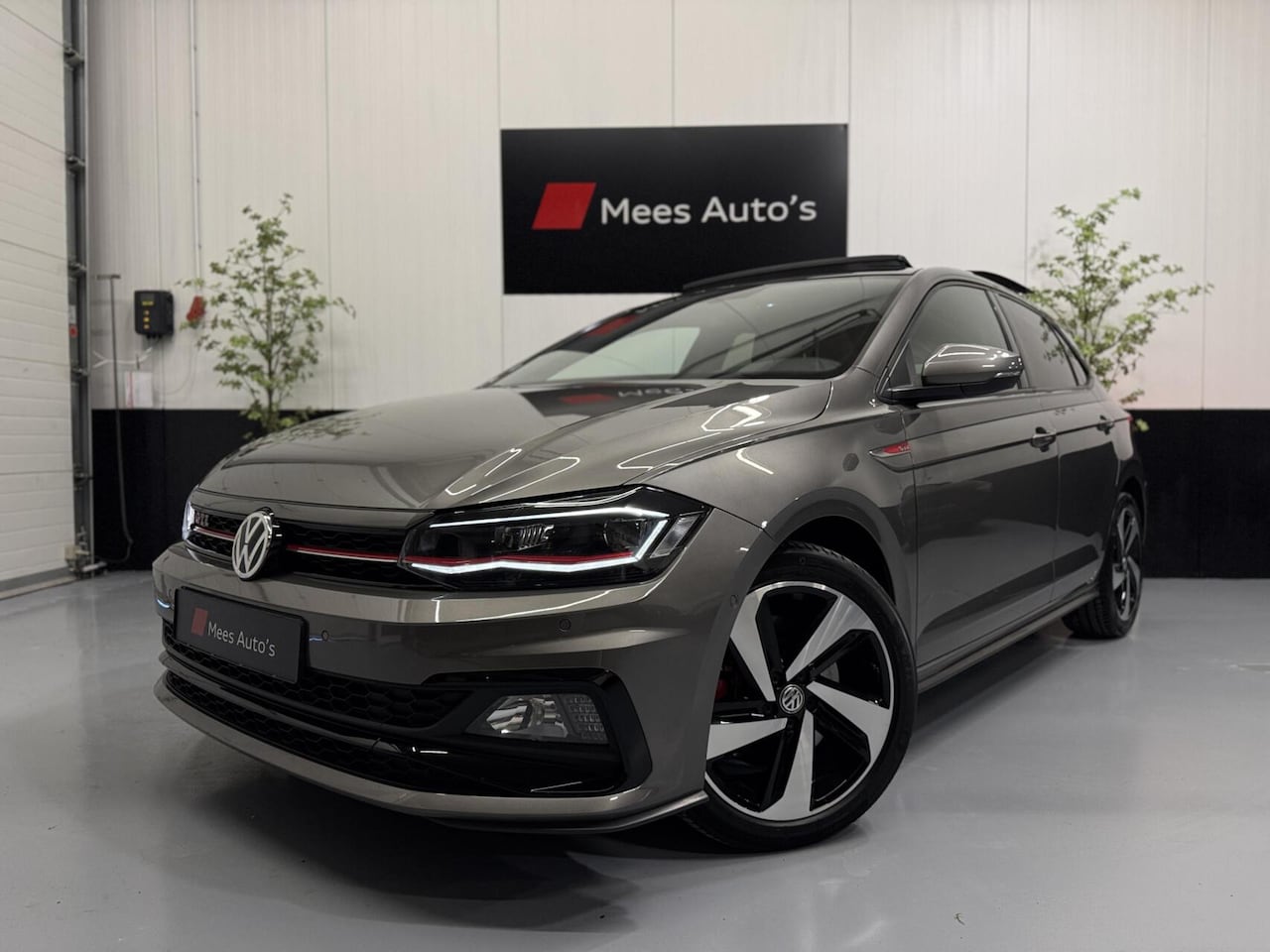 Volkswagen Polo - 2.0 TSI GTI|Pano|Beats|Virtual|Lane Assist| - AutoWereld.nl