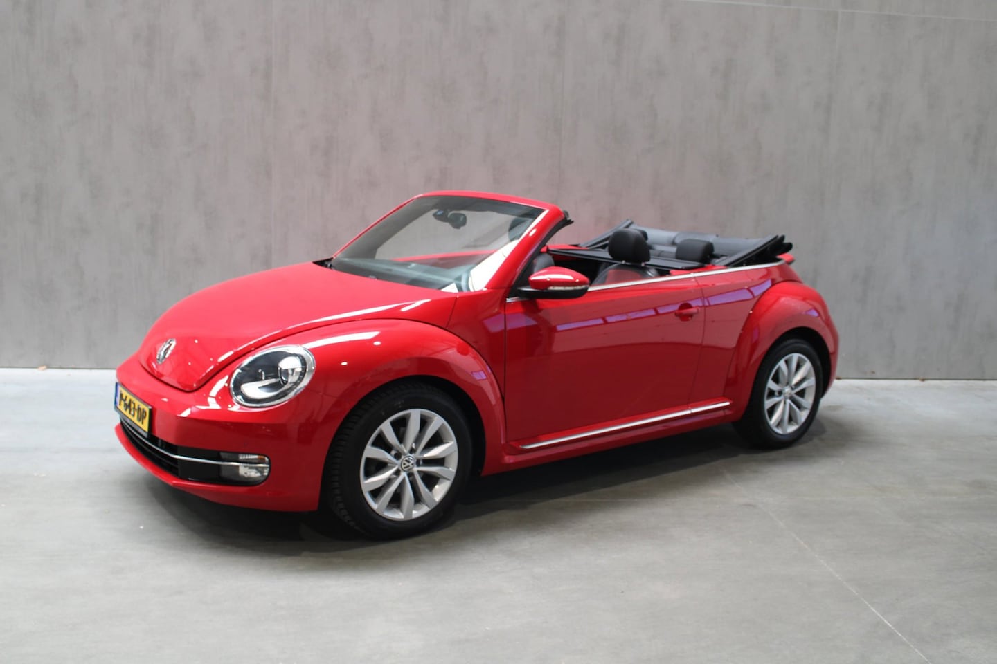 Volkswagen Beetle Cabriolet - 1.2 TSI Design DSG/Navi/PDC/Cruise/2e eigenaar Prijs is Rijklaar incl bovag - AutoWereld.nl
