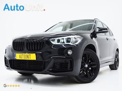 BMW X1 - sDrive20i M Sport Full Black | HUD | Trekhaak | Sfeerlicht | Donkere Hemel | Stoelverwarmi