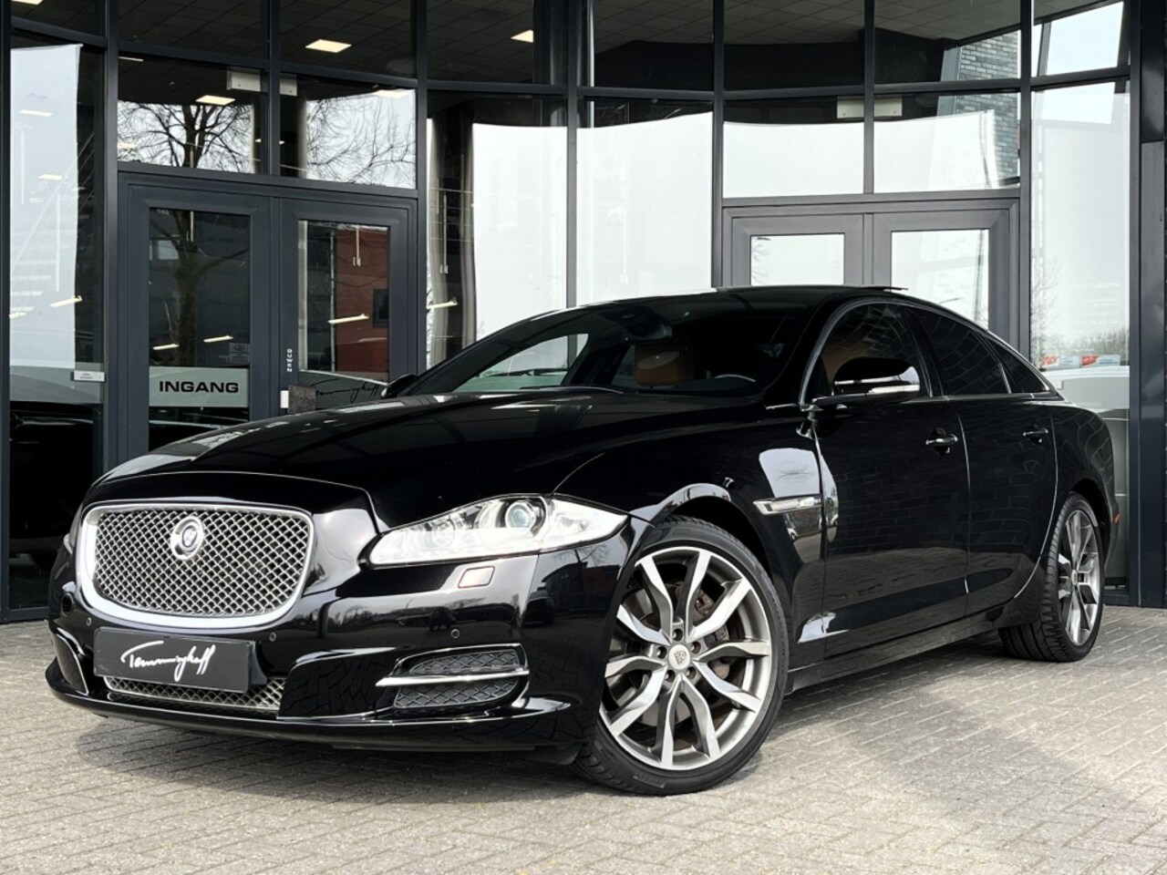 Jaguar XJ - 3.0 V6D DES. ED. SPORT - PANO - 20 INCH - AutoWereld.nl