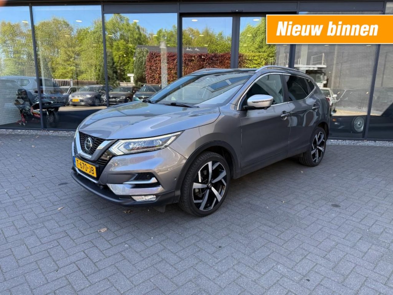 Nissan Qashqai - 1.3 DIG-T TEKNA +,Luxe Leder,LED,BLIS,Lane Ass.,Pano,Cam360,Carplay,Clima,Stoelverw,Cruise - AutoWereld.nl