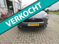 Toyota Yaris Cross - 1.5 Hybrid 130 Dynamic, verwarmde stoelen en stuurwiel, navi, etc