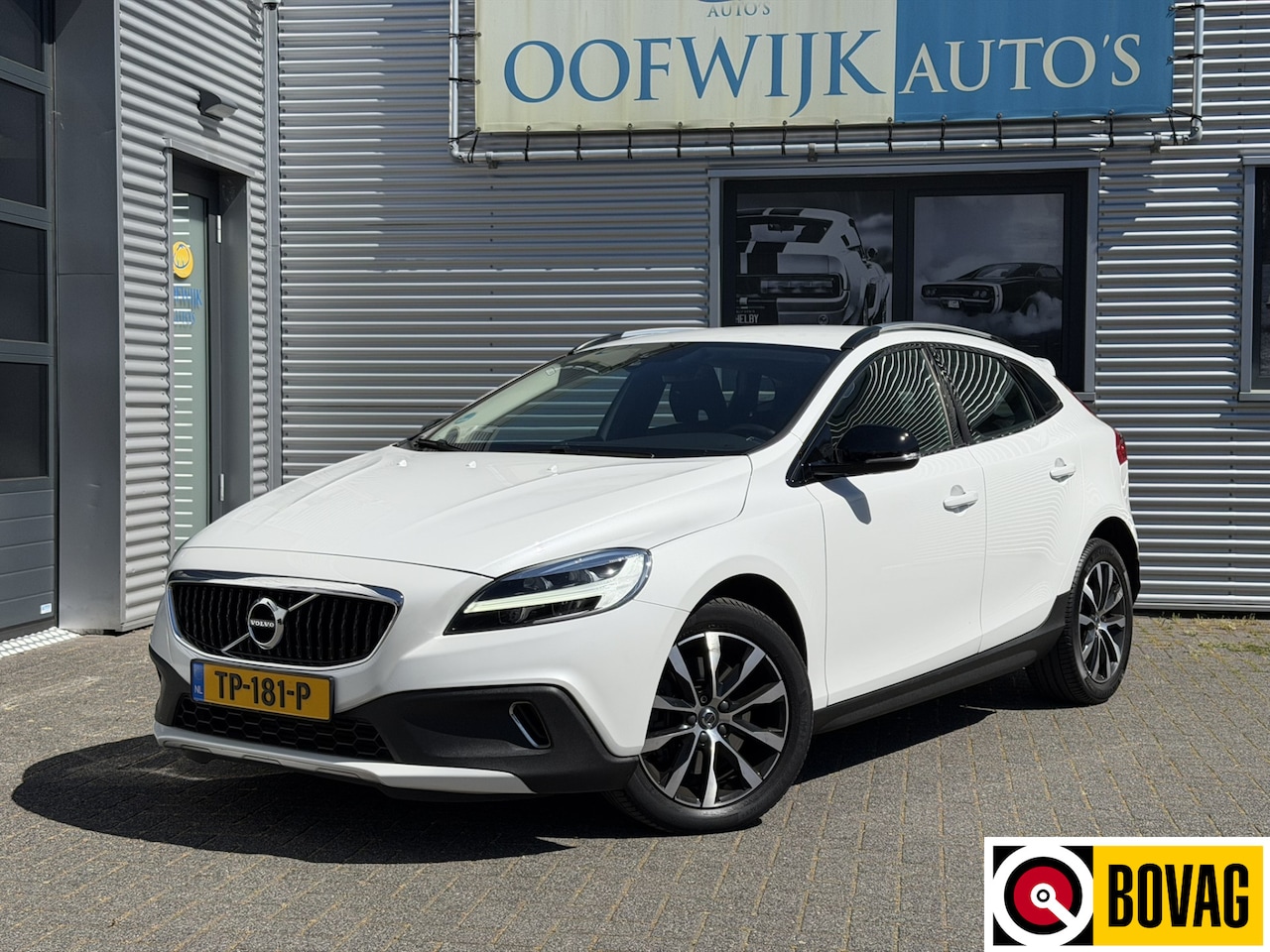 Volvo V40 Cross Country - 1.5 T3 Dynamic Edition Automaat Clima Leder Memory Led - AutoWereld.nl