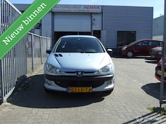 Peugeot 206 - 1.4 Air-line 3
