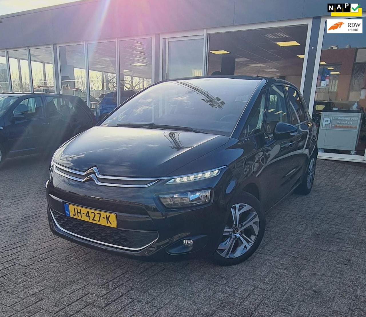 Citroën C4 Picasso - 1.2 PureTech Business | LED VERLICHTING | CARPLAY| CLIMATE CONTROL|CRUISE CONTROL|NAVIGATI - AutoWereld.nl