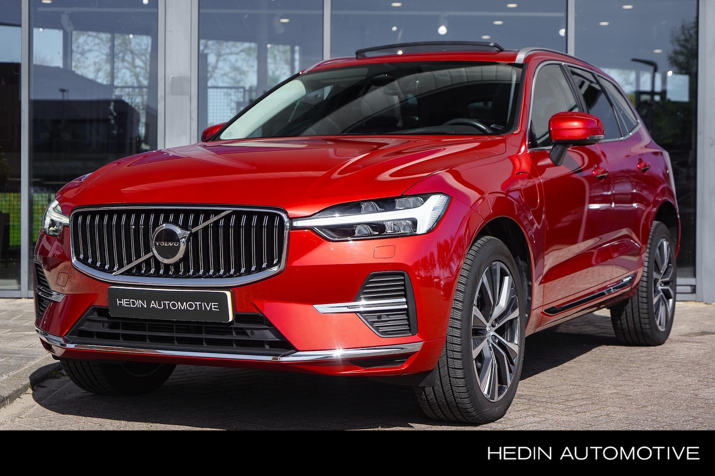 Volvo XC60 - 2.0 T6 Plug-in hybrid AWD Ultimate Bright | Luchtvering | 2250 kg trekgewicht | Trekhaak E - AutoWereld.nl