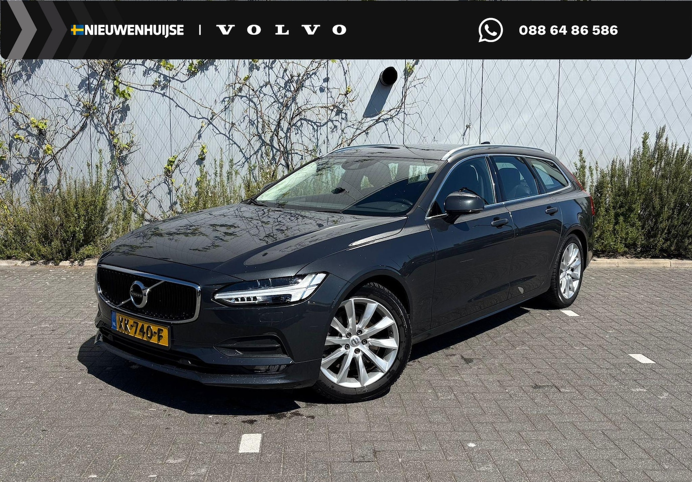 Volvo V90 - 2.0 T4 Momentum | Navigatie | Lederen Bekleding | Apple Carplay | Standkachel | Stoelverwa - AutoWereld.nl