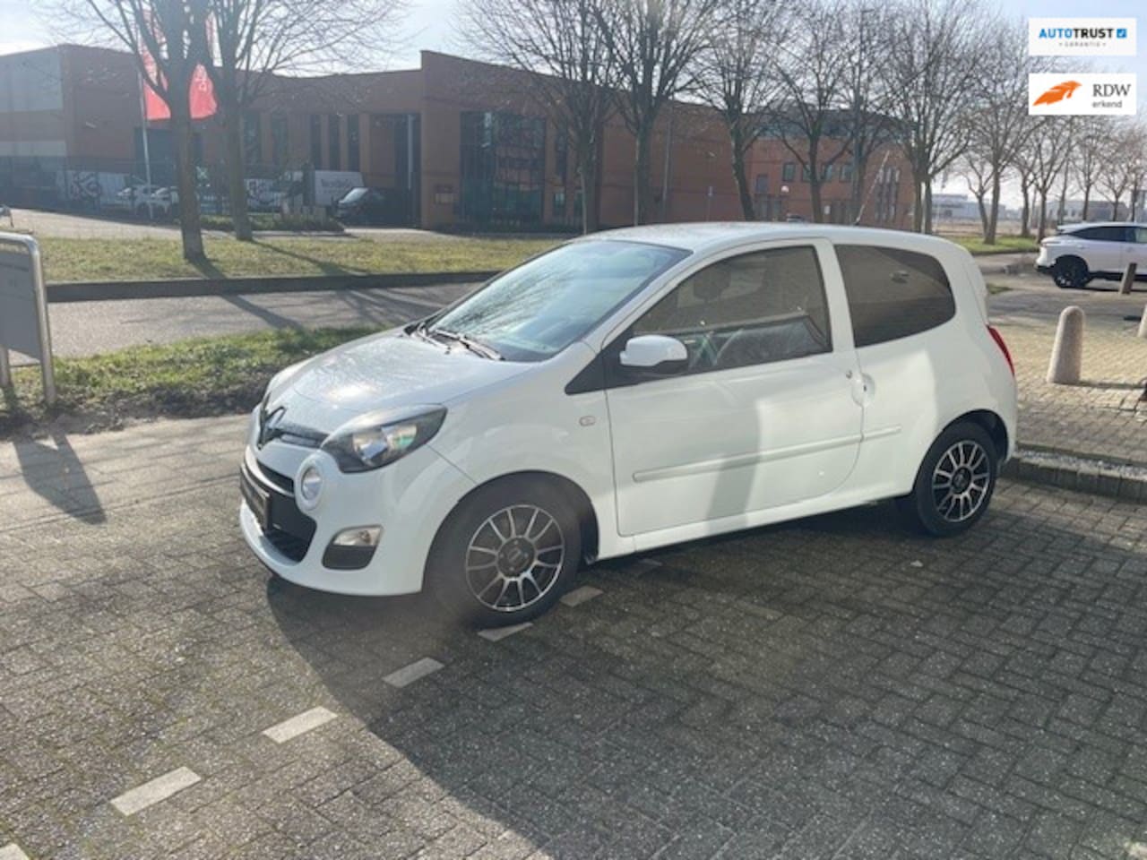 Renault Twingo - 1.2 16V Collection | AIRCO LM VELGEN BJ 2013 - AutoWereld.nl