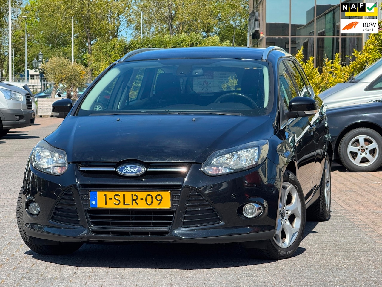 Ford Focus Wagon - 1.6 TDCI ECOnetic Lease Titanium| Parkeersensoren | Trekhaak | Navigatie | Bluethooth | Ai - AutoWereld.nl