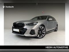 BMW 5-serie Touring - 530e M Sport Edition | Trekhaak | Panorama| Ventilatie | Driving Ass. Plus | Nu voor 72.89