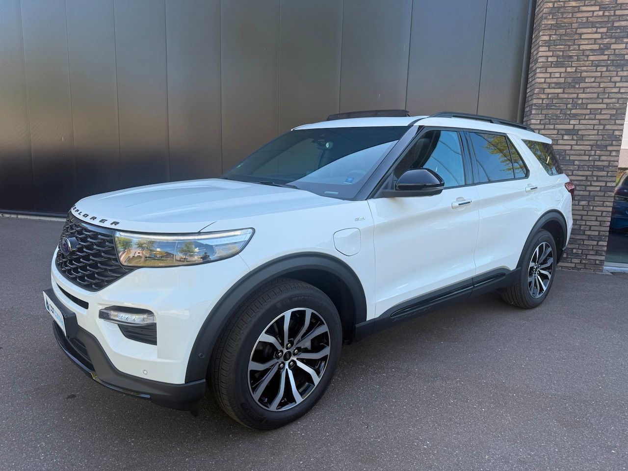 Ford Explorer - 3.0 V6 EcoBoost PHEV ST-Line Navi, Trekhaak, Panorama BOMVOL!! - AutoWereld.nl