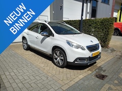 Peugeot 2008 - 1.6 VTi Féline Panorama Trekhaak Navigatie Airco