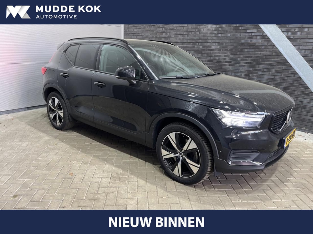Volvo XC40 - T5 Recharge R-Design | Panoramadak | 360° Camera | harman/kardon | Trekhaak - AutoWereld.nl