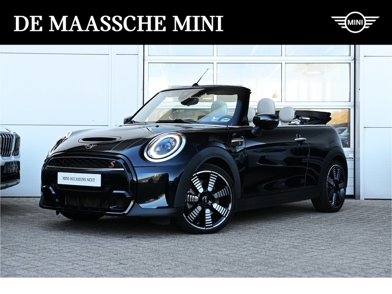 MINI Cabrio - Cooper S Automaat / Sportstoelen / Comfort Access / Achteruitrijcamera / Head-Up / Stoelve - AutoWereld.nl