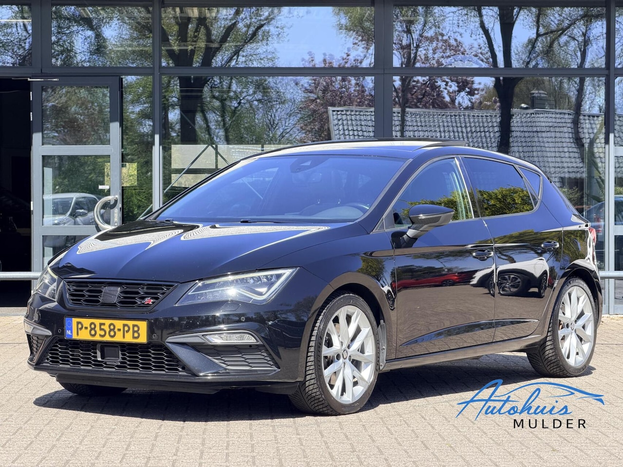 SEAT Leon - 1.8 TSI FR Business Intense | Pano | Automaat | Stoelverwarming | Led | Beats - AutoWereld.nl