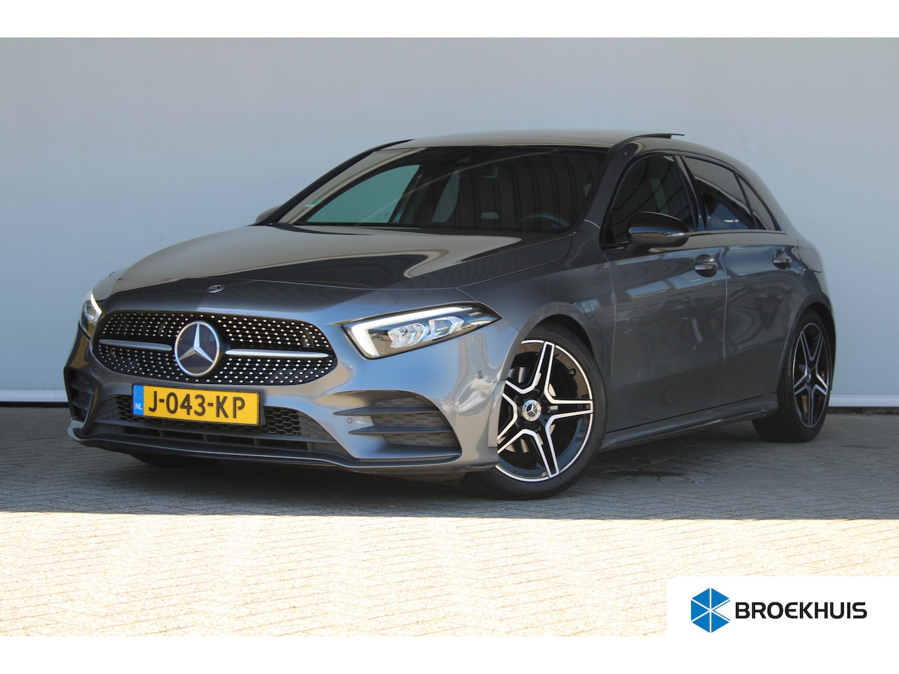 Mercedes-Benz A-klasse - 180 Business Solution AMG | Sportstoelen | Schuif-kanteldak | Alcantara bekleding | Achter - AutoWereld.nl