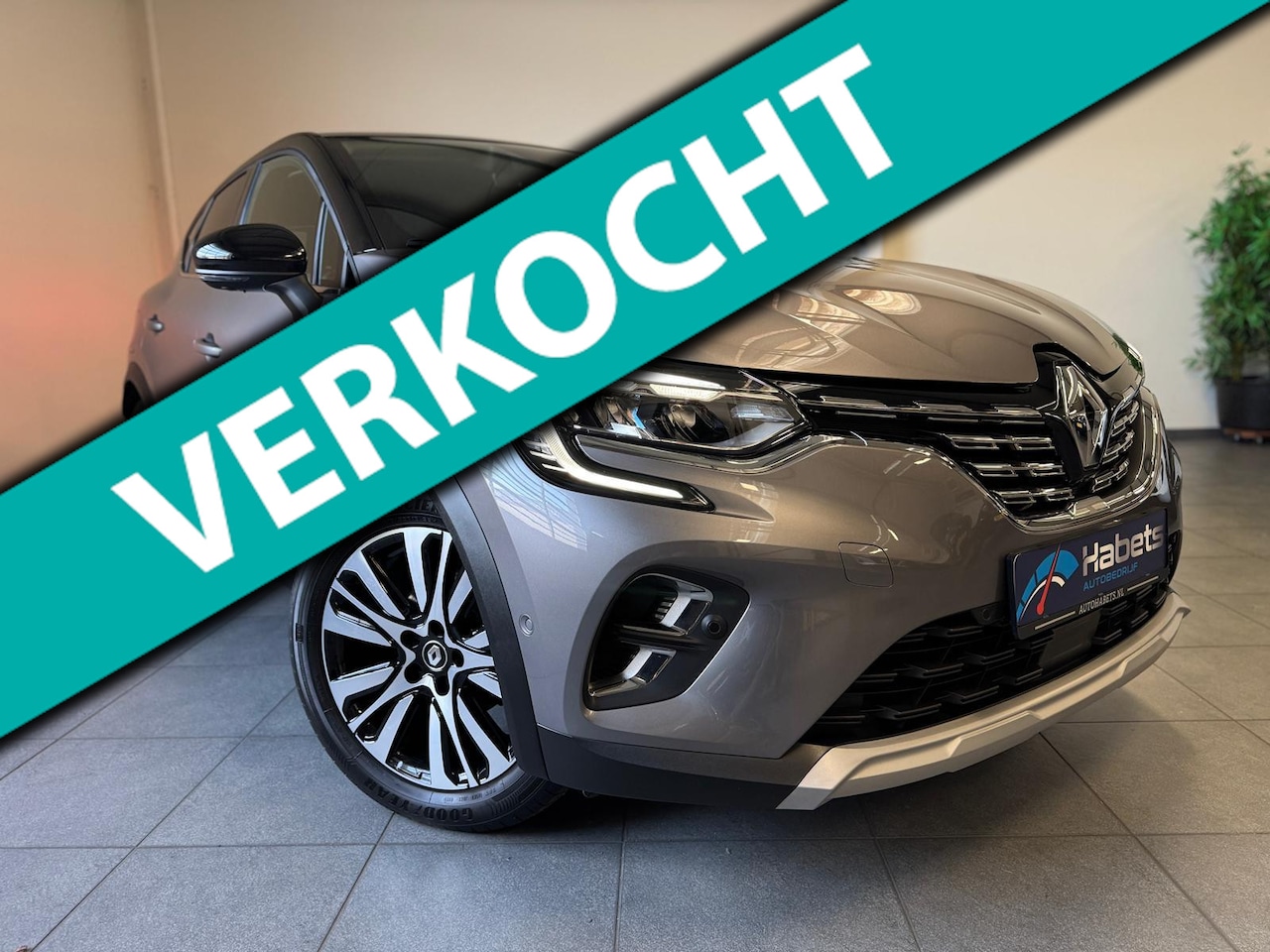 Renault Captur - 1.3 mild hybrid 140 Iconic Automaat - Vol opties - Nieuwstaat - AutoWereld.nl