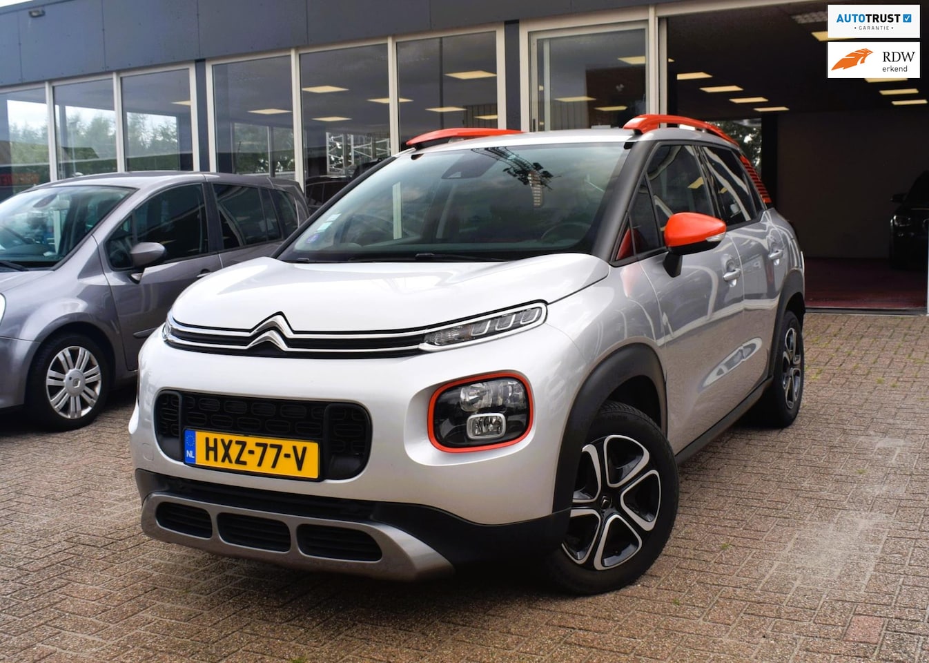 Citroën C3 Aircross - 1.2 PureTech S&S Feel | LED VERLICHTING | CLIMATE CONTROL | VOOR EN ACHTERUIT RIJ SENSOREN - AutoWereld.nl