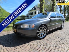 Volvo V70 - 2.4D Edition II Ecc Cruisecontrol Leer Stoelverwarming Achteruitrijcamera Pdc Lm Velgen Tr