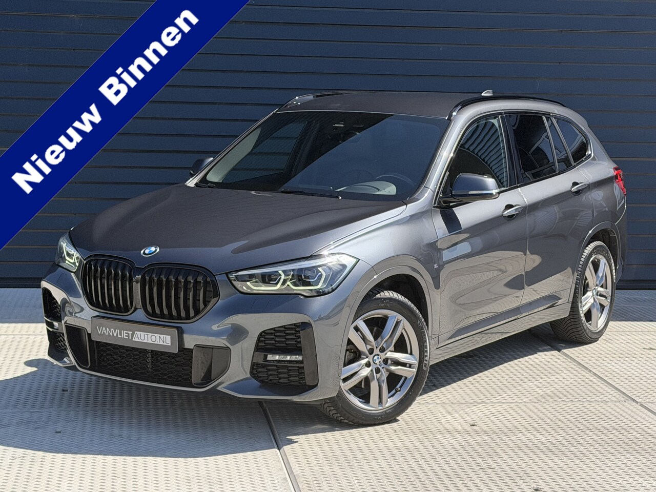 BMW X1 - sDrive18i High Executive M SPORT Navi / Camera - AutoWereld.nl