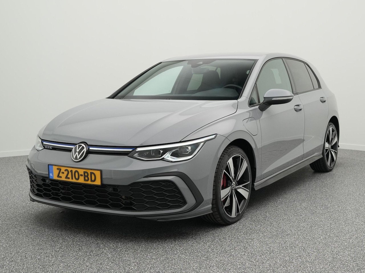 Volkswagen Golf - GTE 1.4 eHybrid 245 PK DSG | LED Plus | Stoel & Stuurverwarming | 18 Inch | Ambiance verli - AutoWereld.nl