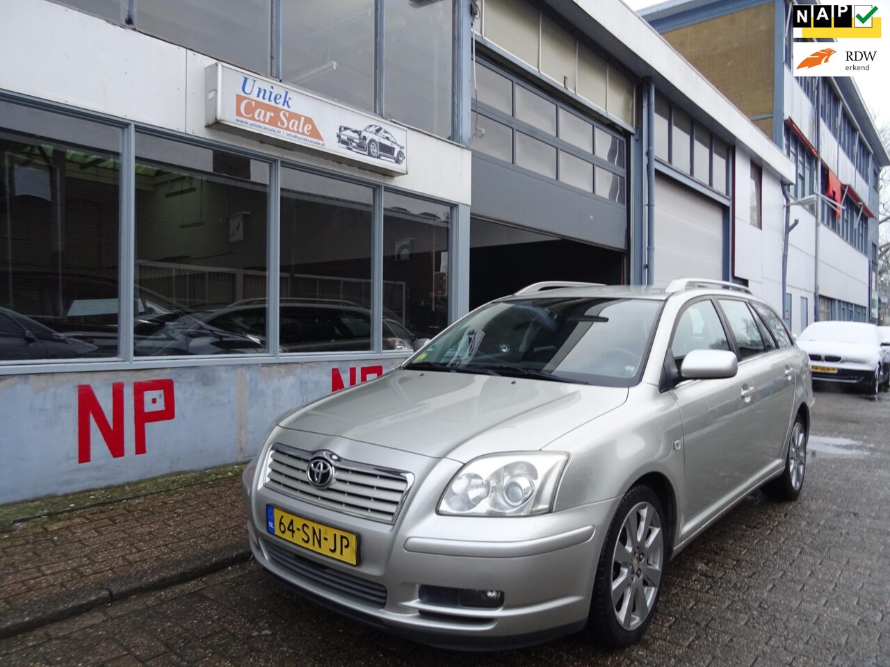 Toyota Avensis Wagon - 2.0 VVTi Executive 2.0 VVTi Executive - AutoWereld.nl