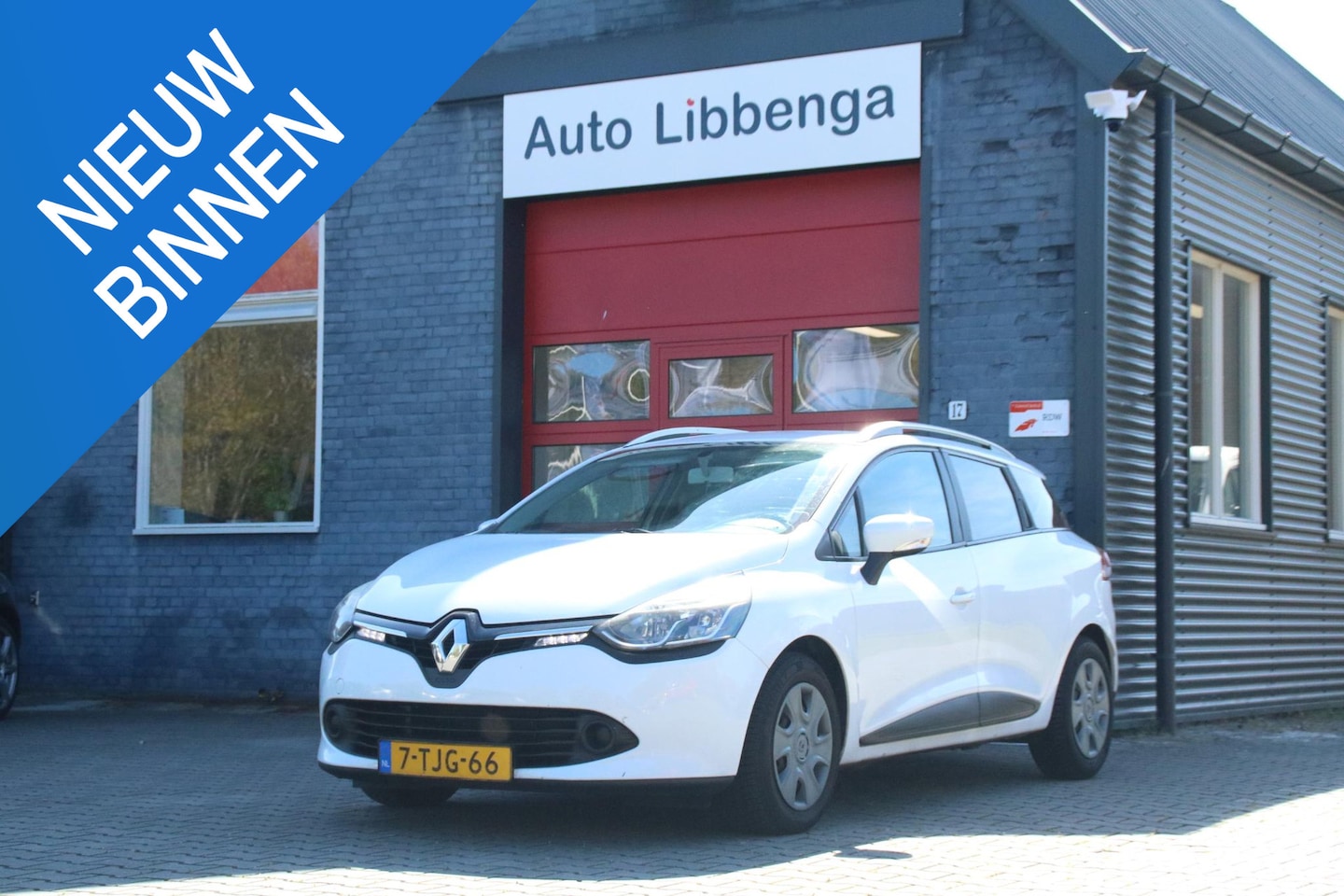 Renault Clio Estate - 1.5 dCi ECO Expression AIRCO / CRUISE / TREKHAAK / NWE DISTR.RIEM / CENTRALE VERGR. / APK - AutoWereld.nl