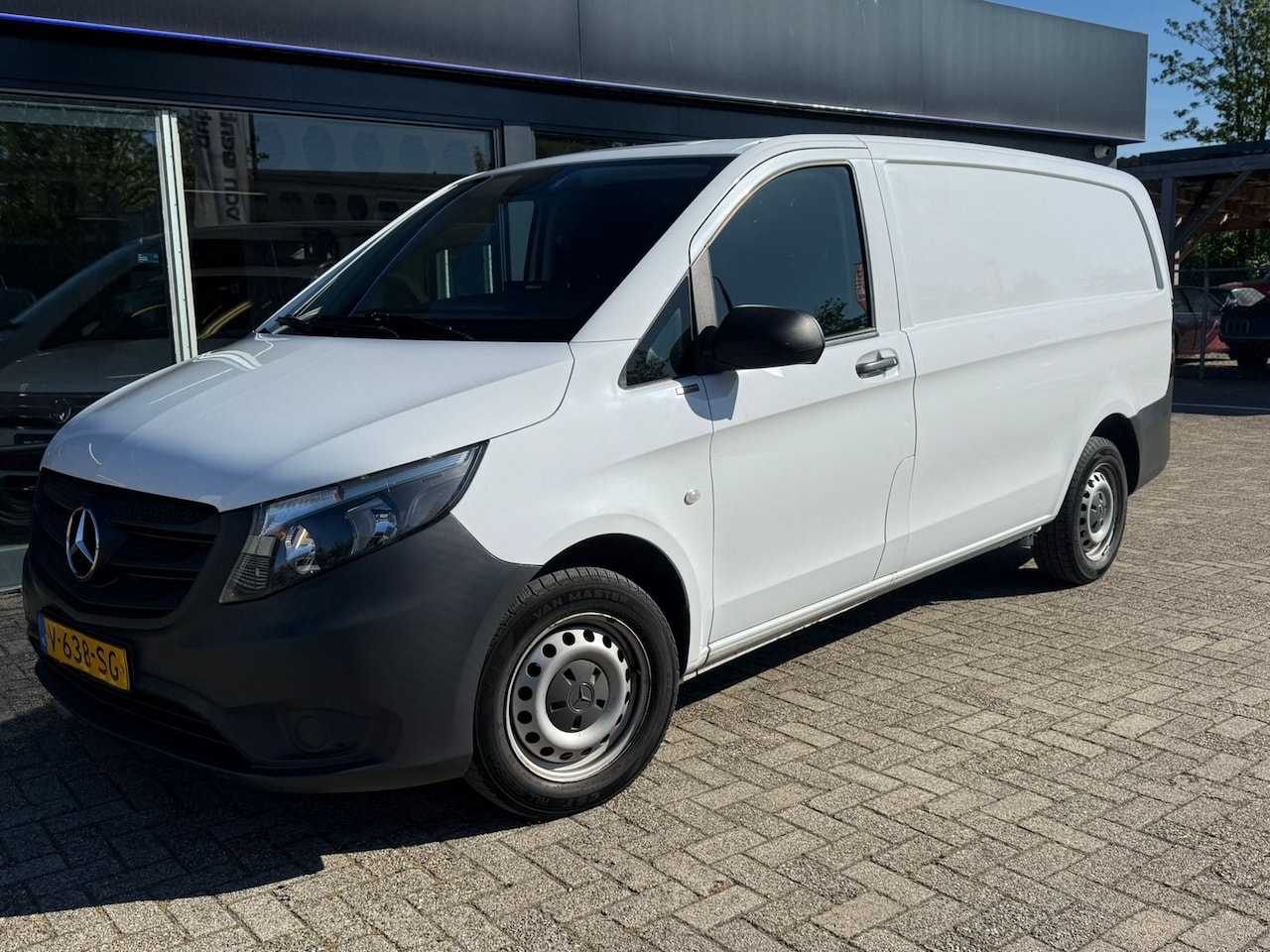 Mercedes-Benz Vito - 109 CDI Functional Lang Mercedes-Benz Vito 2018 – Betrouwbare en Comfortabele Bedrijfswage - AutoWereld.nl