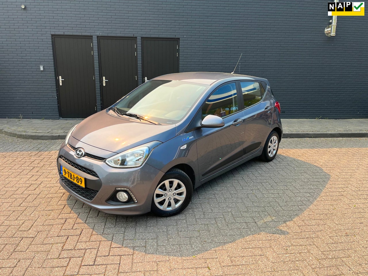 Hyundai i10 - 1.0i i-Motion Comfort Plus 5DRS Airco NAP - AutoWereld.nl