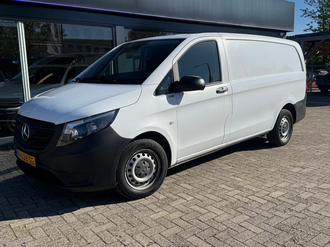Mercedes-Benz Vito - 109 CDI Functional Lang Mercedes-Benz Vito 2018 – Betrouwbare en Comfortabele Bedrijfswage - AutoWereld.nl