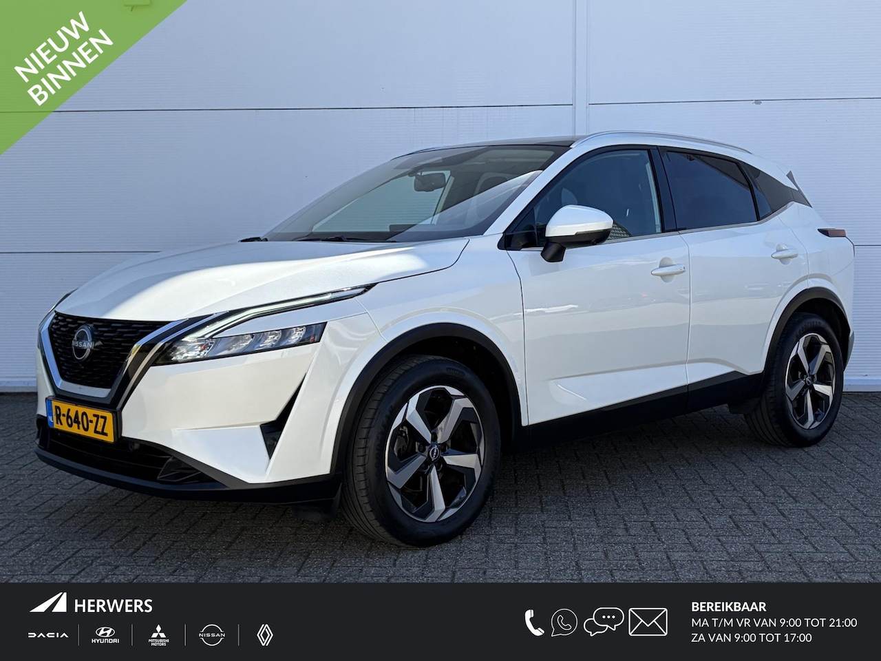 Nissan Qashqai - 1.3 MHEV N-Connecta / Trekhaak ( 1400 kg )  / Apple Carplay/Android Auto / Panoramadak / - AutoWereld.nl