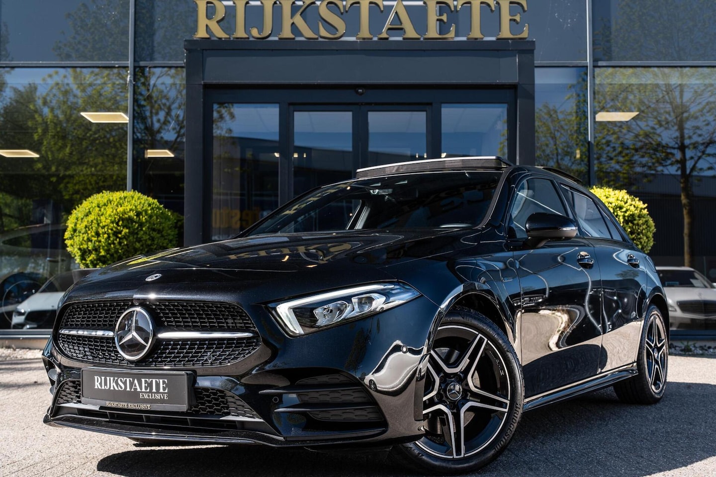 Mercedes-Benz A-klasse - A250e AMG Line|PANO|SFEER|ACC|360°|18'' - AutoWereld.nl