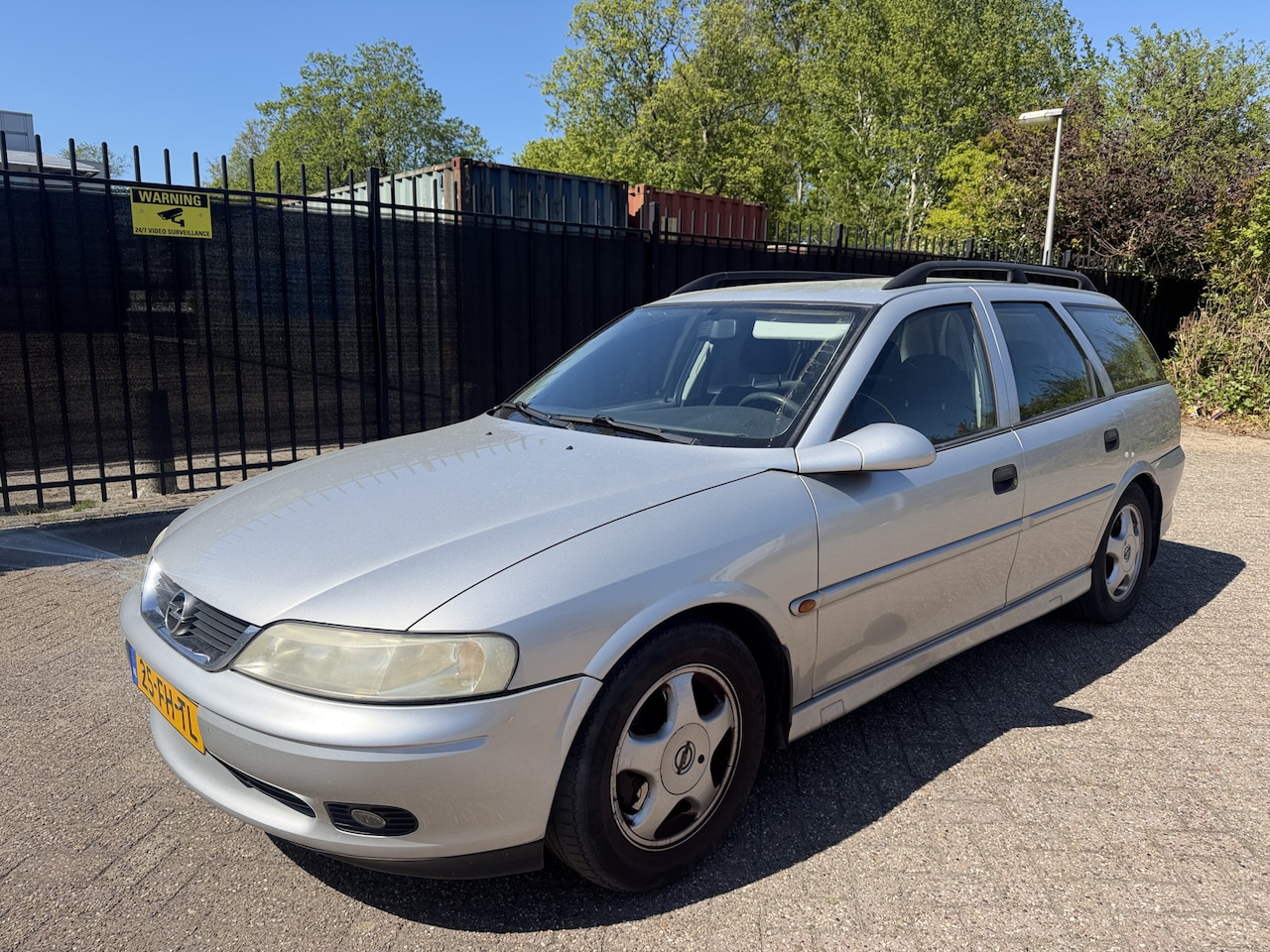 Opel Vectra Wagon - 1.6-16V Business Edition Climatronic - AutoWereld.nl