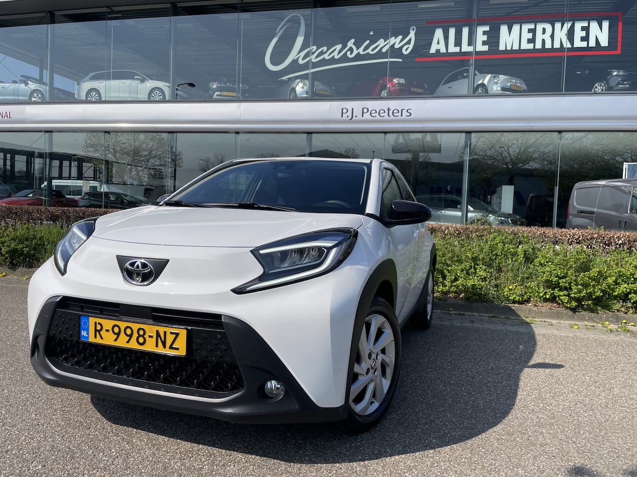 Toyota Aygo X - 1.0 VVT-i MT first Achteruitrijcamera - Airco - Apple carplay - Bluetooth - Cruise control - AutoWereld.nl