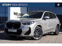 BMW X1 - sDrive18i M Sport Automaat / M Adaptief onderstel / Sportstoelen / Comfort Access / Achter