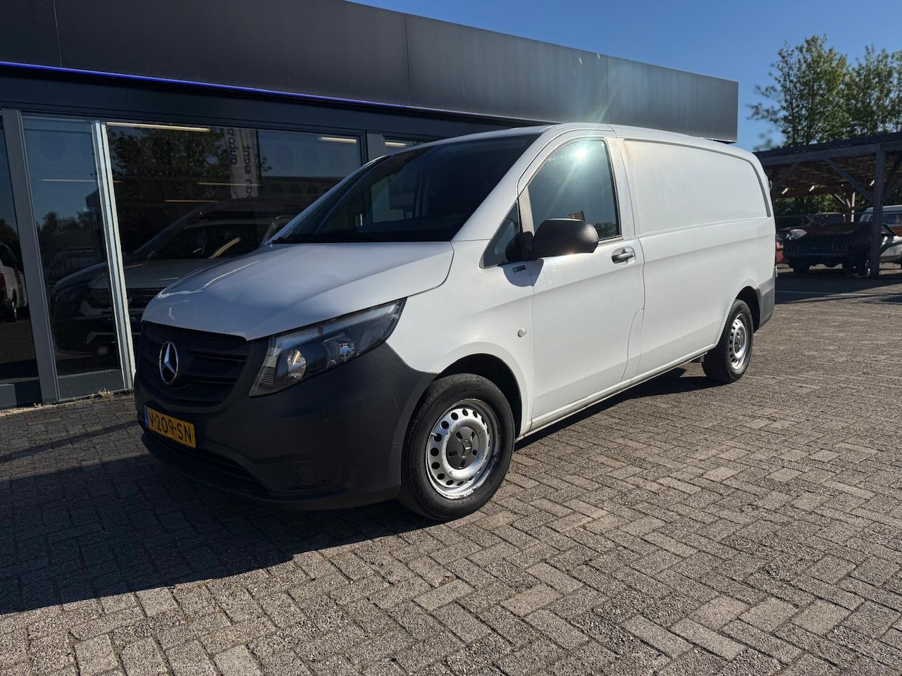Mercedes-Benz Vito - 109 CDI Functional Lang Mercedes-Benz Vito 2018 – Betrouwbare en Comfortabele Bedrijfswage - AutoWereld.nl