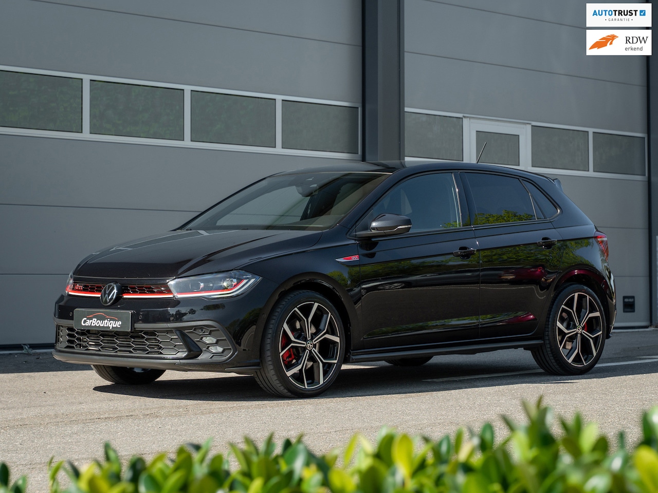Volkswagen Polo - 2.0 TSI GTI I Pano I Keyless I Camera I Beats I IQ Light I R line stoelen I - AutoWereld.nl
