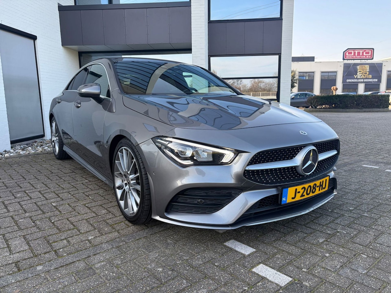Mercedes-Benz CLA-Klasse - 200 Advantage /CAMERA VOOR + ACHTER / SFEERVERLICHTING NAP TOPSTAAT PERF ONDERHOUDEN AUTOM - AutoWereld.nl