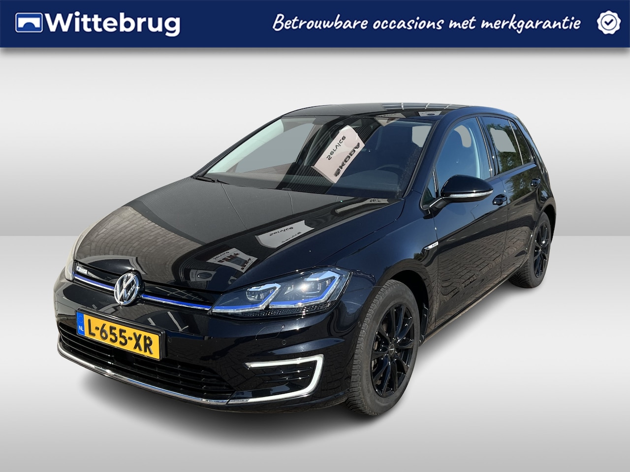 Volkswagen e-Golf - / SOH 94%/ AUTOMAAT/ WARMTEPOMP/ ACC/ DODEHOEK/ PARK.SESOREN V+A/ CAMERA/ STOELVERWARM./ A - AutoWereld.nl