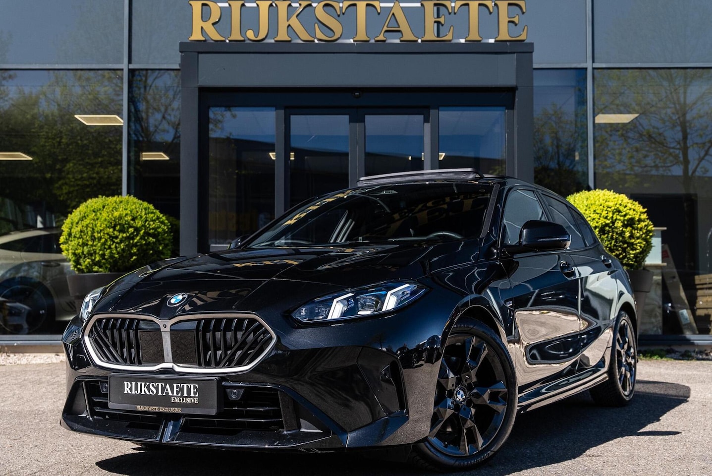 BMW 1-serie - 120 M Sport Design|PANO|H&K|SFEER.|MEMORY|LEDER - AutoWereld.nl