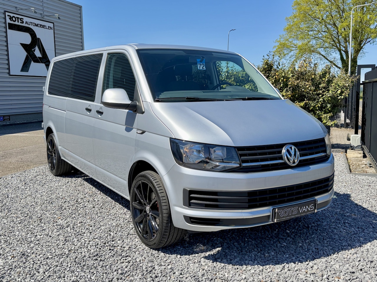 Volkswagen Transporter - 2.0 TDI Extra Lang T6 150PK Dubbel Cabine 2018 Zilver Metallic - AutoWereld.nl